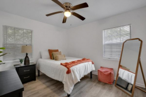 The Renegade - Renovated 3 Bedroom